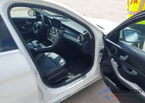 2016 Mercedes-Benz C 300 из США, поврежденный, VIN 55SWF4JB8GU177132